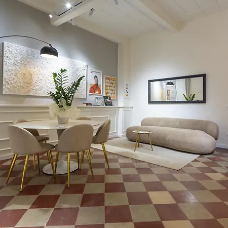 Apartament Charming *